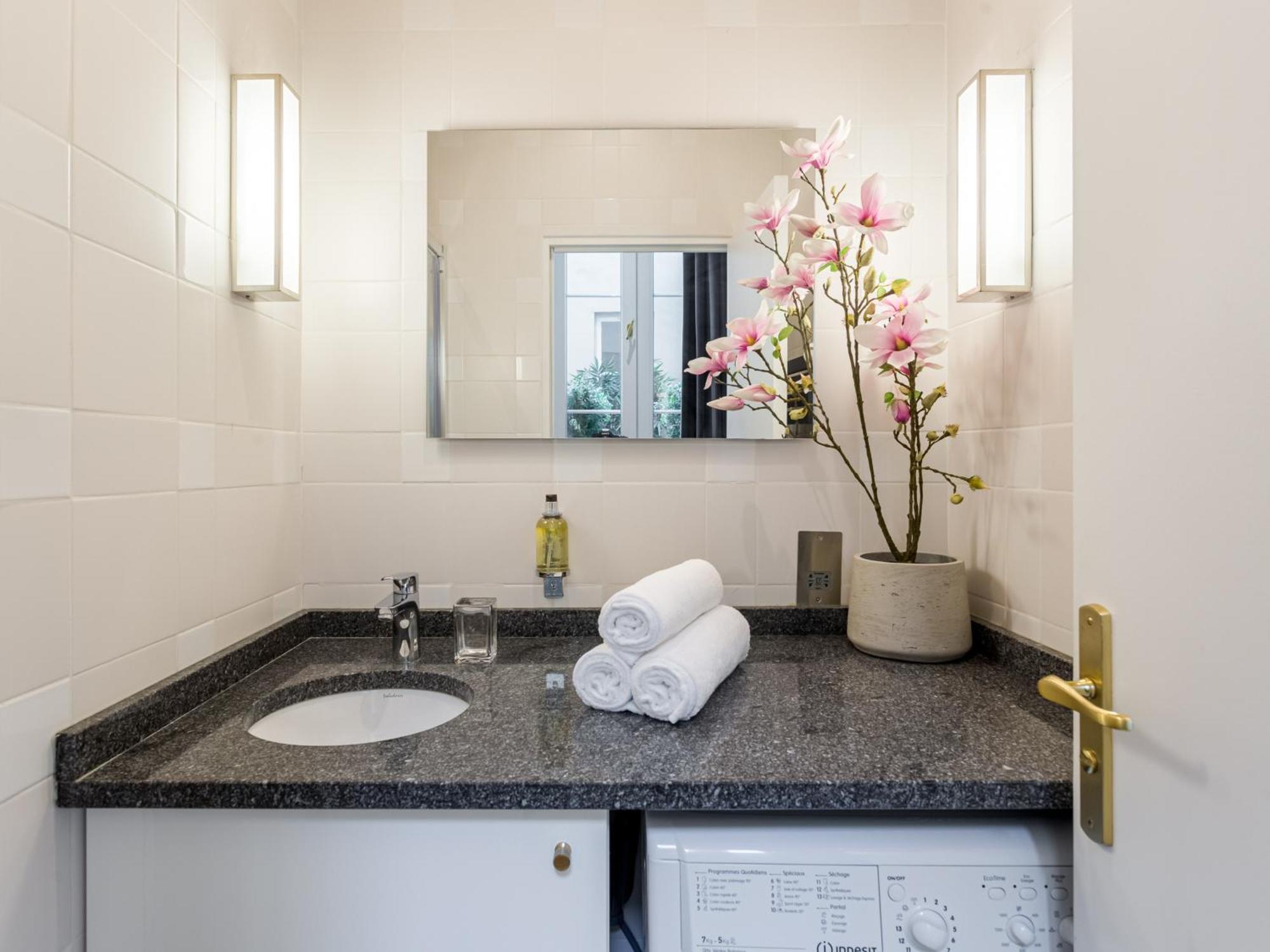 Merveil - Luxury - Louvre - Aboukir Iv Apartment *